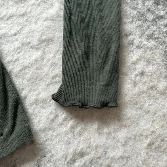 🔥4/$20 Hollister  Ruffle Turtleneck - Picture 4 of 12